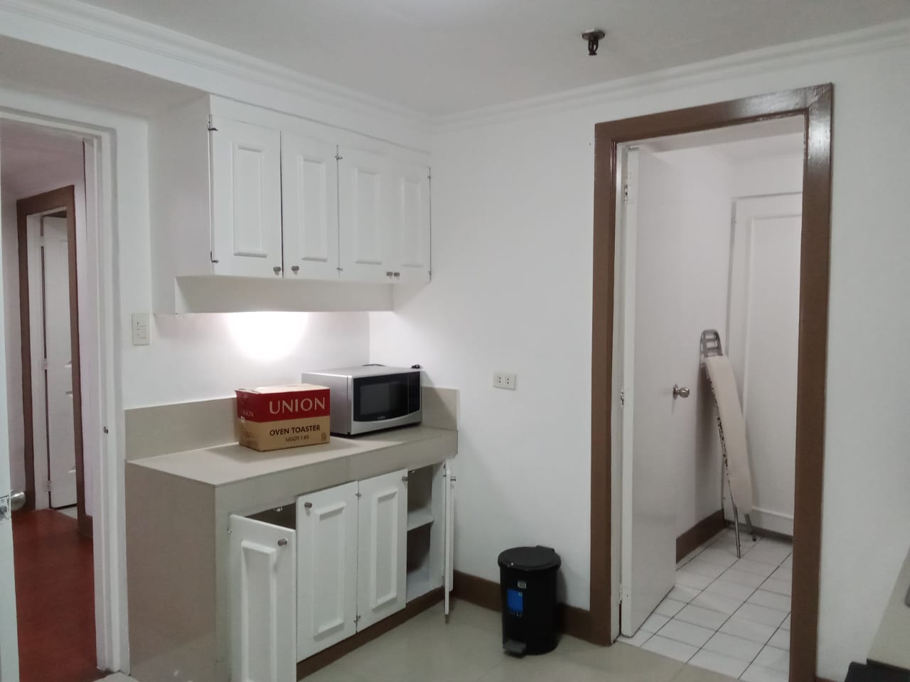 Large 3BR at Island Plaza Salcedo Village