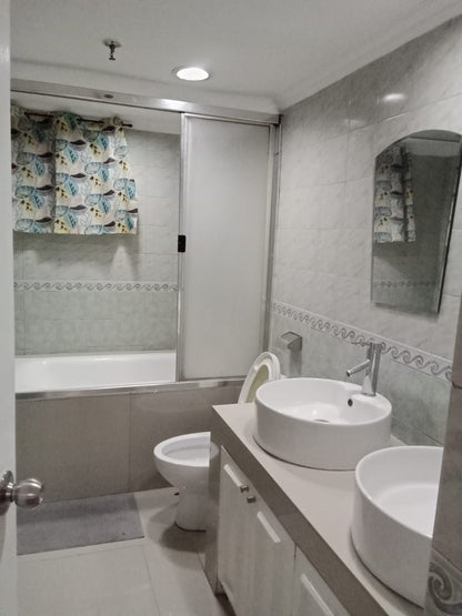 Large 3BR at Island Plaza Salcedo Village