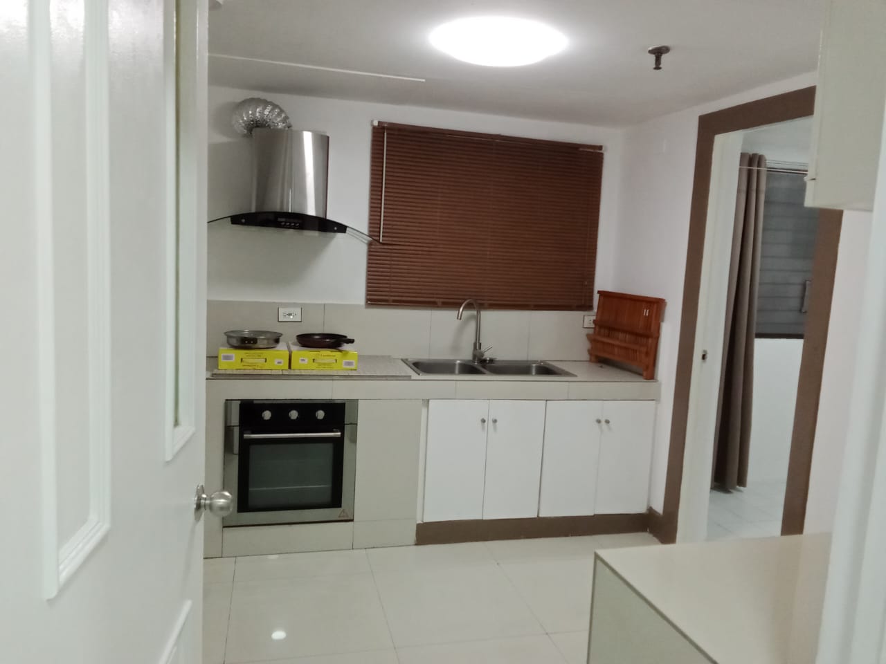 Large 3BR at Island Plaza Salcedo Village