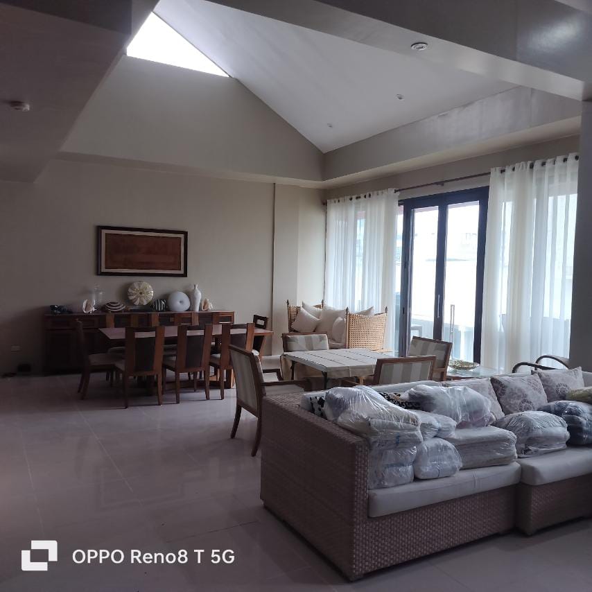 5BR 3-Level Penthouse Condo at Asiana Villas in Boracay Station 1