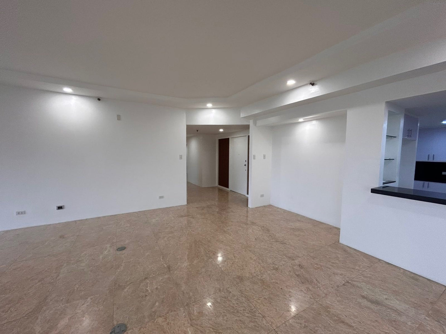 3BR at Apartment Ridge Twin Towers, Makati | 25th Floor