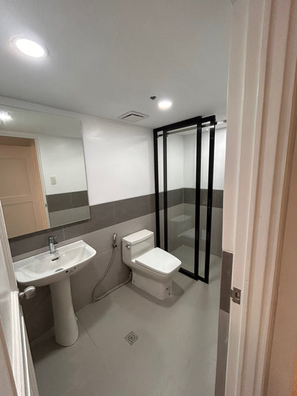 3BR at Apartment Ridge Twin Towers, Makati | 25th Floor