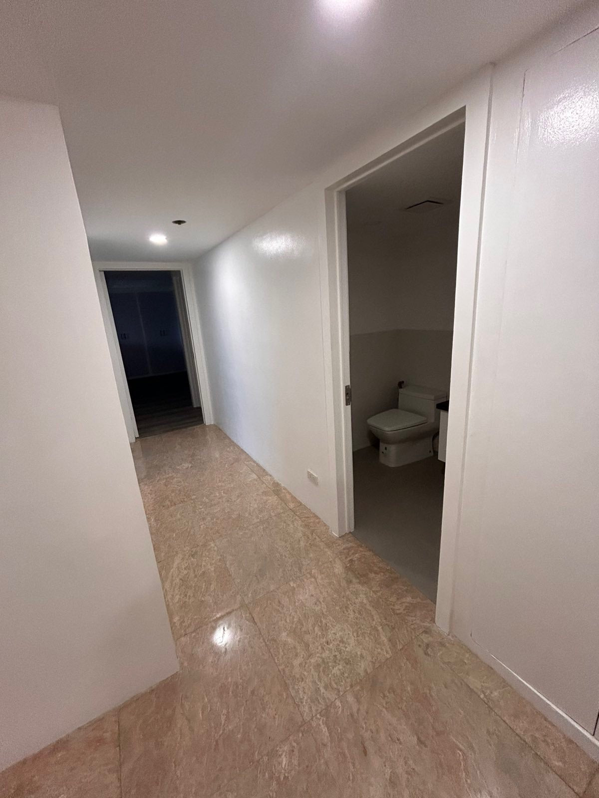 3BR at Apartment Ridge Twin Towers, Makati | 25th Floor