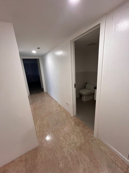 3BR at Apartment Ridge Twin Towers, Makati | 25th Floor