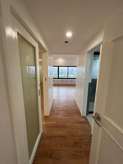 3BR at Apartment Ridge Twin Towers, Makati | 25th Floor