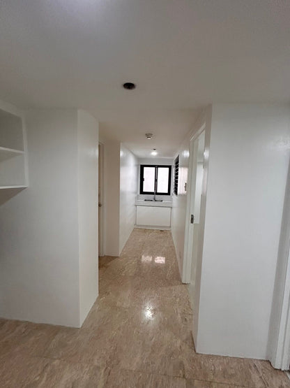 3BR at Apartment Ridge Twin Towers, Makati | 25th Floor