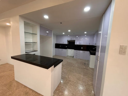 3BR at Apartment Ridge Twin Towers, Makati | 25th Floor