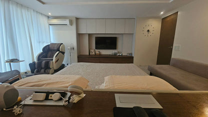Spacious 2-Storey, 5 Bedroom Smart Home in BF Homes Parañaque