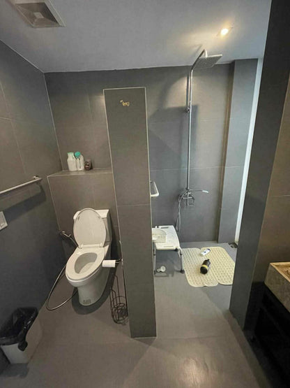 Spacious 2-Storey, 5 Bedroom Smart Home in BF Homes Parañaque
