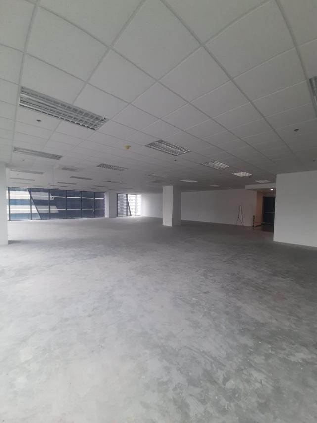 541 sqm Office Space in BGC 5th Ave, Warmshell Condition
